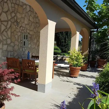 Ginkgo 1 By Interhome * Banjole