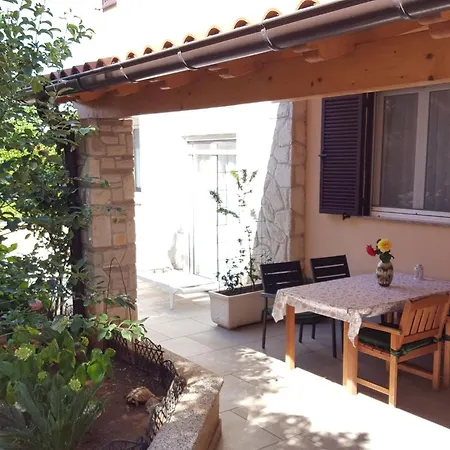 Apartman Ginkgo 1 By Interhome Banjole